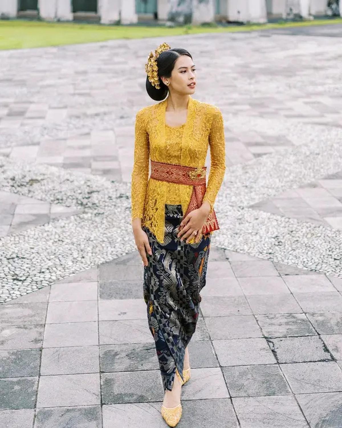 4 Referensi Kebaya Brokat Modern ala Artis, dari Putri Marino hingga Prilly Latuconsina
