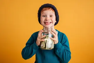 Beberapa tips mengajarkan anak untuk berhemat sejak dini. (foto: drobotdean/freepik)