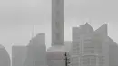Otoritas di Shanghai dan Provinsi Zhejiang di China mengambil tindakan pencegahan terhadap Topan Bebinca yang diperkirakan akan membawa angin kencang dan hujan badai. (Hector RETAMAL/AFP)