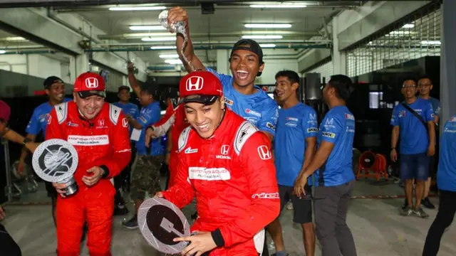 Alvin Bahar, Avila Bahar