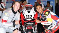 Pebalap AHRT, Muhammad Febriansyah, yang berpasangan dengan rider Australia, Broc Pearson, mampu finis kedua pada balapan Asia Dream Cup di Suzuka, Jepang, Minggu (5/6/2016). (Astra Honda Racing Team)