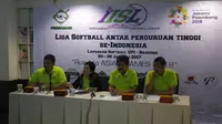 Pengurus Besar Perserikatan Baseball dan Softball Seluruh Indonesia (PB Perbasasi) mengumumkan rencana menggelar kejuaraan nasional antarmahasiswa pada jumpa pers di Jakarta, Selasa (17/1/2017). (Bola.com/Andhika Putra)