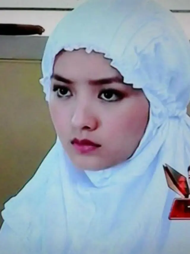 Pesona Natasha Wilona saat menggunakan hijab (credit:instagram.com/natashawilona_27)