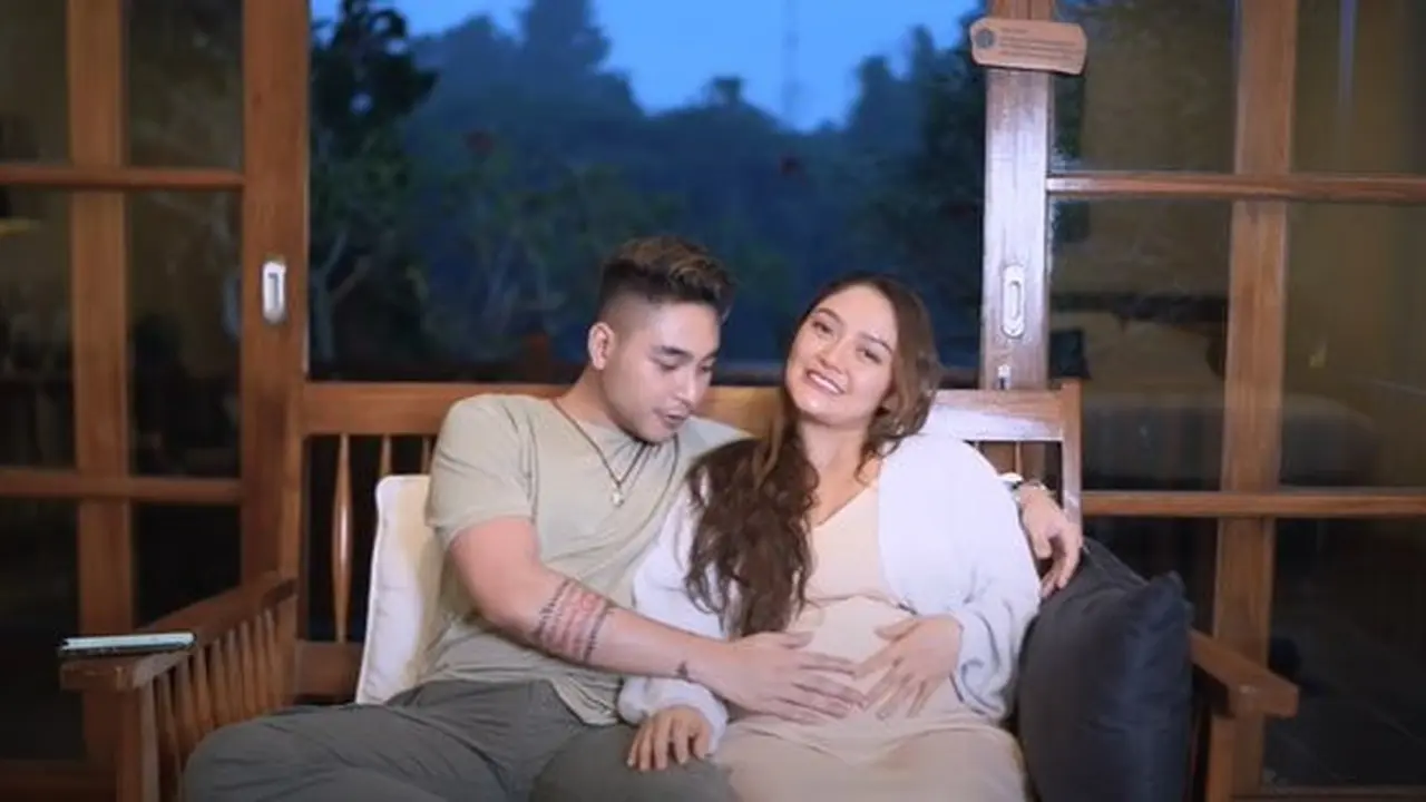 6 Momen Siti Badriah Tunjukkan Baby Bump, Sudah Terlihat Jelas