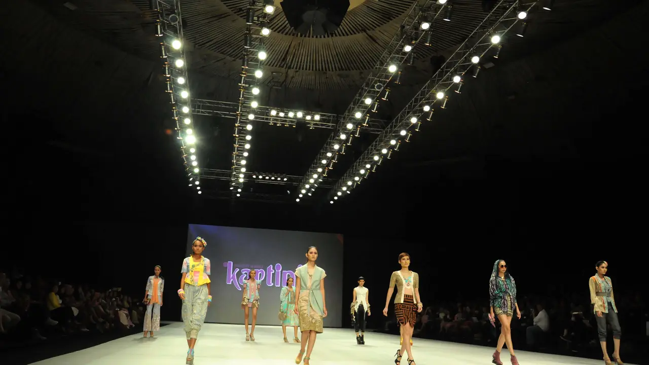 [FOTO] Kebaya Modern Karya Desainer Muda