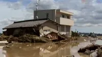 Mirip Tsunami, Banjir Bandang di Jepang Mulai Surut