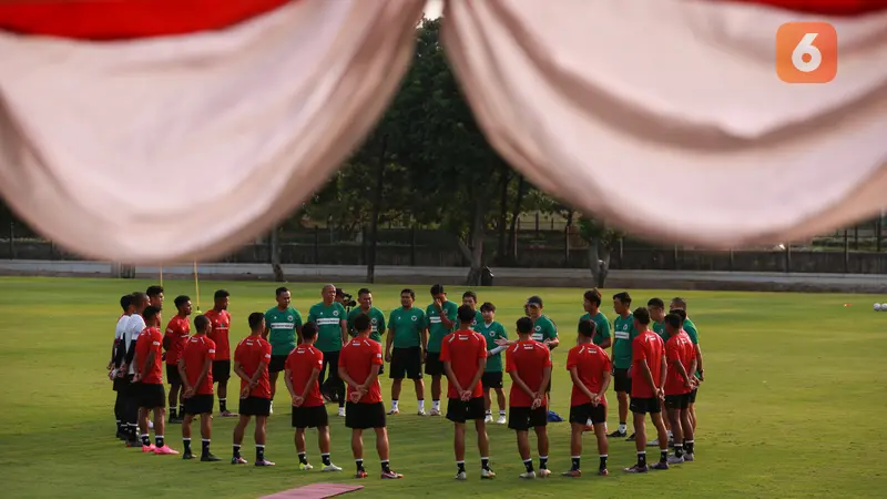 Foto: Timnas Indonesia U-23 Gelar Latihan Perdana untuk Piala AFF U-23, 6 Pemain Belum Bergabung