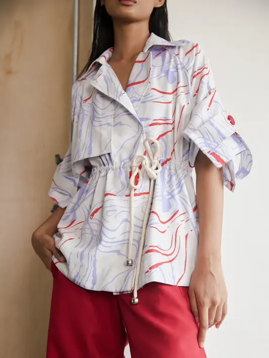 <p>koleksi pertama ANQA yang bertajuk Dawn, atau fajar. Selayaknya suasana fajar, saat matahari baru terbit, kecantikannya perlahan terlihat seiring dengan cahaya yang terus bergerak naik menyambut hari. Suasana hati dibuat begitu damai dan tenang, sehingga siap untuk menyambut hiruk pikuk hari yang akan datang. Dawn hadir sebagai penanda mulainya perjalan ANQA. / Foto dok: ANQA.</p>