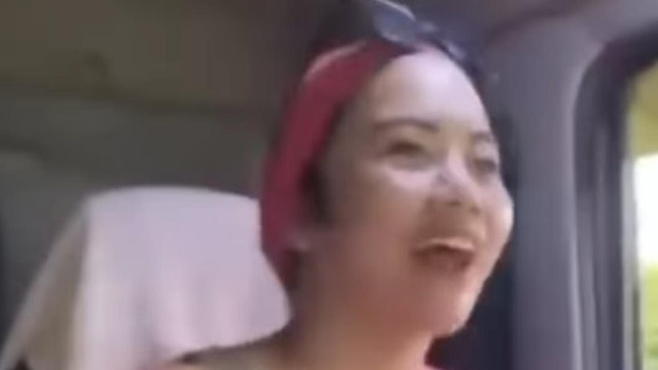 Kasih Nasihat 'Hati-hati' saat Live sambil Nyetir Truk, Konten Kreator ini Alami Kecelakaan Lalu Lintas
