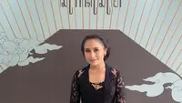 Gaya Prilly Latuconsina Tampil Anggun Berkebaya saat Kirab 1 Suro Mangkunegaran