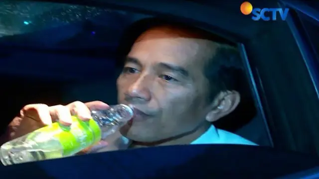 Saat perjalanan menuju Kabupaten Banyumas, Presiden Jokowi beserta rombongan iring-iringan sempatkan berbuka puasa