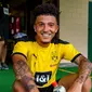 Borussia Dortmund memposting foto Jadon Sancho yang tengah tersenyum untuk mengejek Manchester United (MU). Sancho adalah target utama MU di bursa transfer musim panas 2020. (foto: twitter.com/BlackYellow)