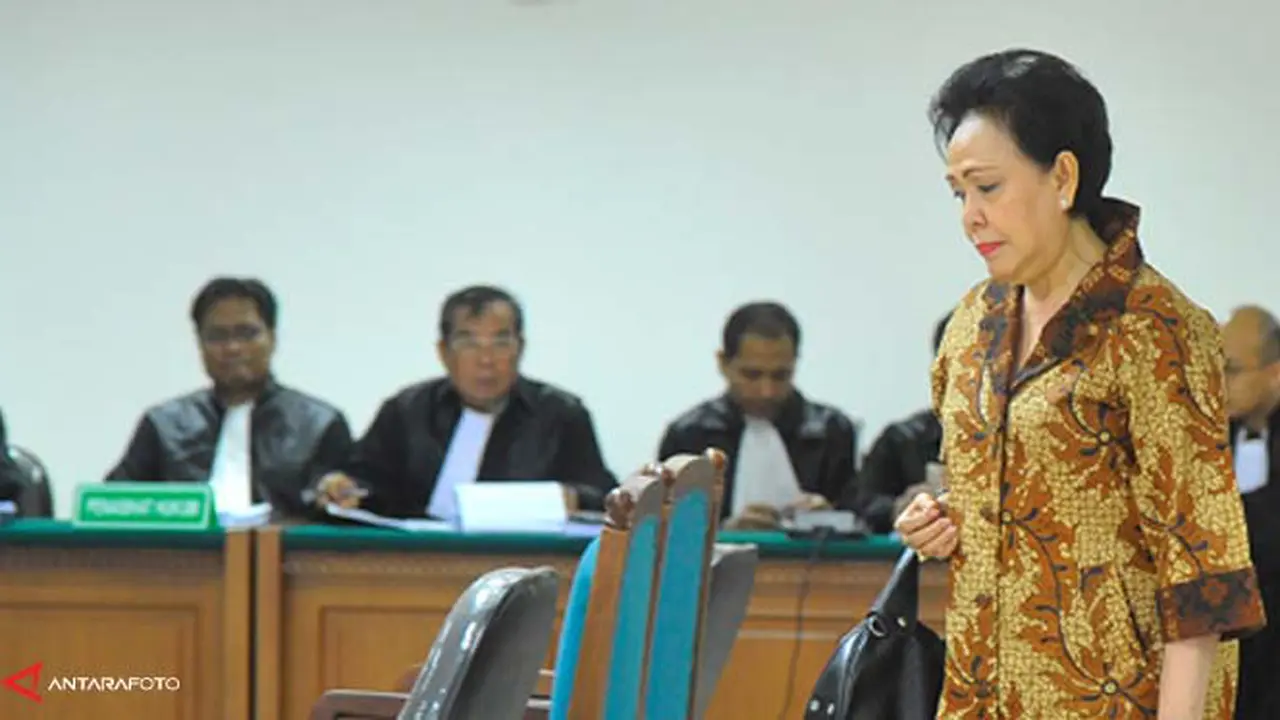 ratna-dwi-130725b.jpg