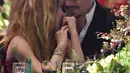 Kemesraan Johnny Depp dan Amber Heard saat menghadiri The Art of Elysium 2016 HEAVEN Gala di California, 9 Januari 2016. Johnny Depp dan Amber Heard menikah pada Februari 2015. Sayangnya pernikahan mereka hanya bertahan selama 15 bulan. (AFP PHOTO)