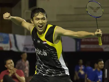 Pebulutangkis Jonatan Christie, berhasil menjadi juara nasional 2015 usai menaklukan Fiktri Ikhsandi Hadmadi pada partai final Kejurnas PBSI 2015. (Bola.com/Vitalis Yogi Trisna)