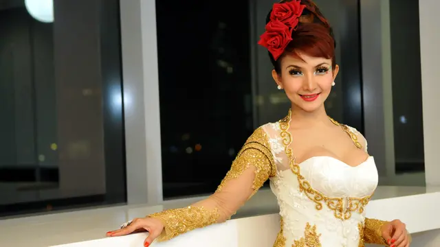 Roro Fitria 