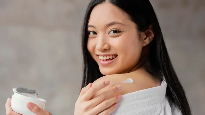 Masih Bisa Dimanfaatkan! Ini Dia 4 Kegunaan Skincare Kedaluwarsa yang Patut Kamu Ketahui!