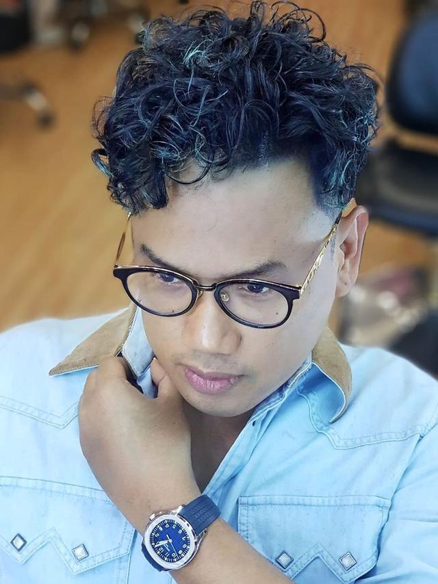 6 Gaya Rambut Nyeleneh Uya Kuya, Ada yang Pakai Peniti 