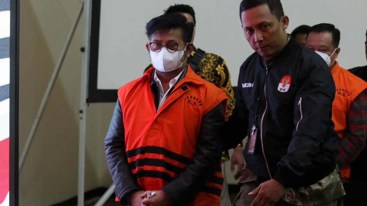 Sahroni menegaskan Partai NasDem tidak pernah terlibat dalam kasus korupsi Eks Mentan SYL. Apalagi menyuruh untuk melakukan praktik korupsi di kementerian.