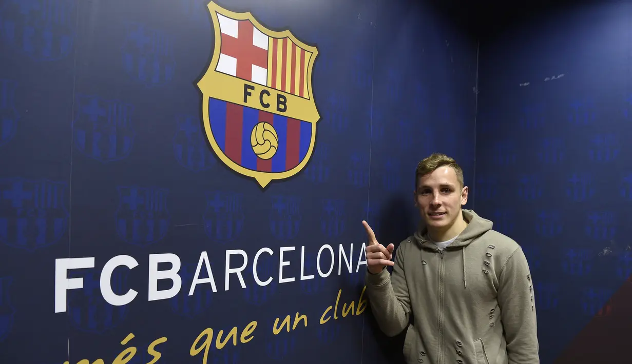 Lucas Digne didatangkan Barcelona dengan harapan bisa memberikan persaingan untuk Jordi Alba. Tapi, dia pada akhirnya gagal mengancam tempat Alba di starting line-up. (Foto: AFP/Lluis Gene)