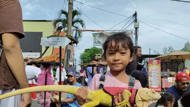 CFD Depok Diramaikan Ular hingga Iguana, Jadi Sarana Edukasi dan Hiburan Warga