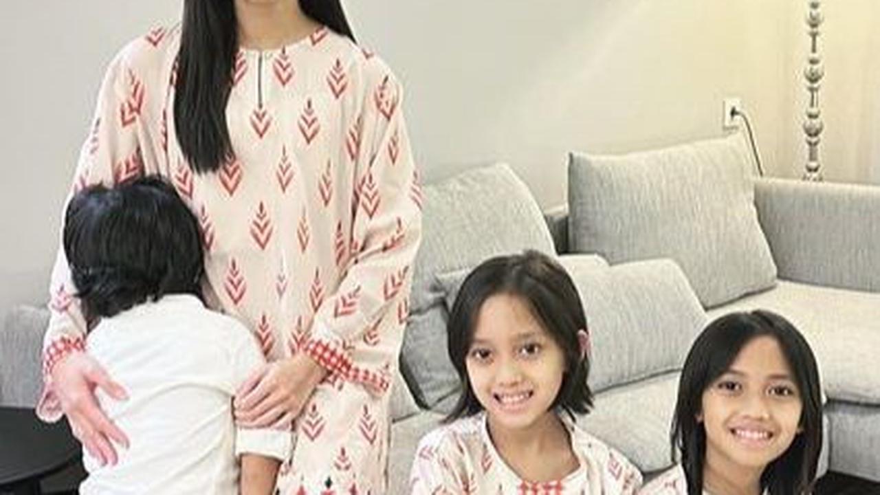 Jadi Ibu dari Tiga Anak, ini Potret Terbaru Ririn Dwi Ariyanti yang Dipuji Cantik dan Awet Muda