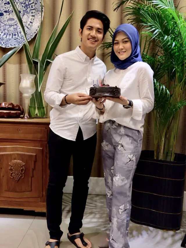 Zikri Daulay dan Istri