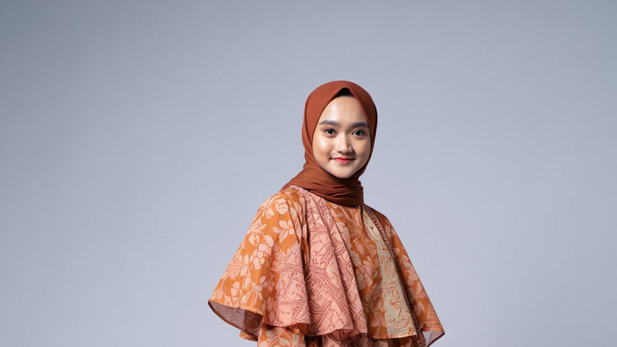 10 Model Gamis Batik Wanita yang Cocok untuk Hijabers di 2025, Anggun dan Modis