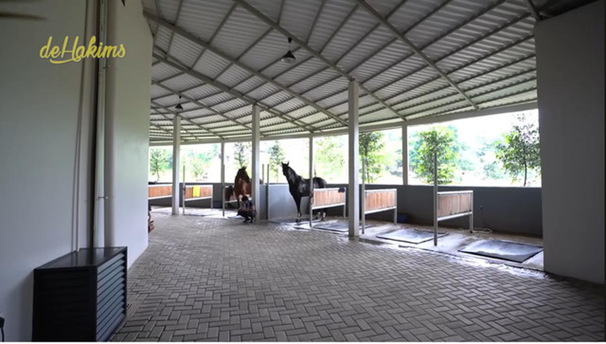 8 Potret Stable Kuda Nabila Syakieb yang Modern dengan Fasilitas Mewah