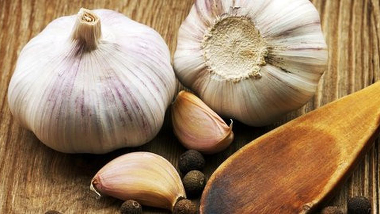 6 Keuntungan makan bawang putih saat perut kosong