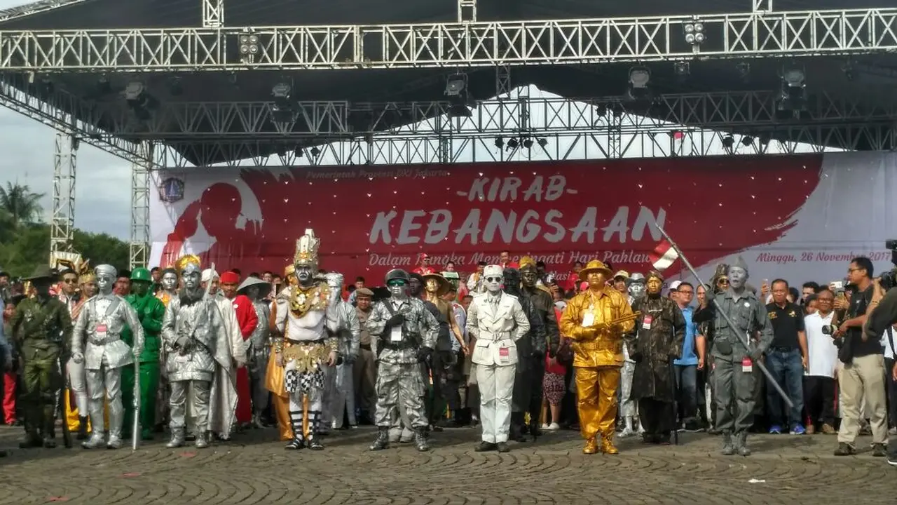 Anies-Sandi hadiri Kirab Kebangsaan di Monas (Liputan6.com/Ika Defianti)
