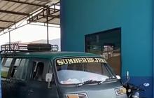 Angkot Jadul Ciwaru Tahun 1980 Ini Melegenda di Kuningan, Antar Penumpang Belah Pegunungan hingga Kini