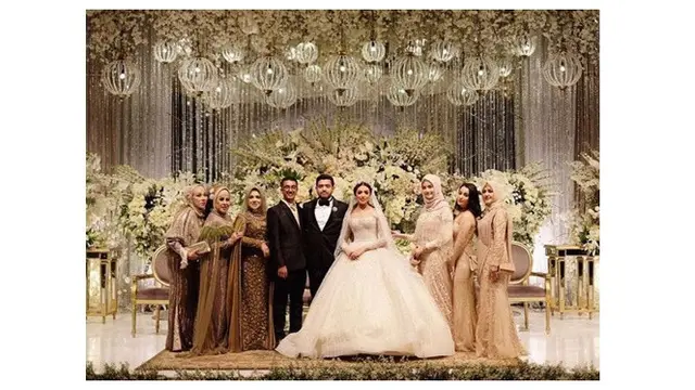 Potret Pernikahan Cucu Elvy Sukaesih, Mewah Dengan Konsep Princess Disney