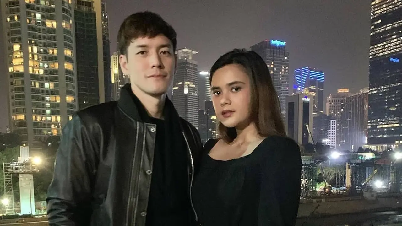6 Potret Audi Marissa dan Anthony Xie di Balik Layar Dia Bukan Manusia, Selalu Kompak