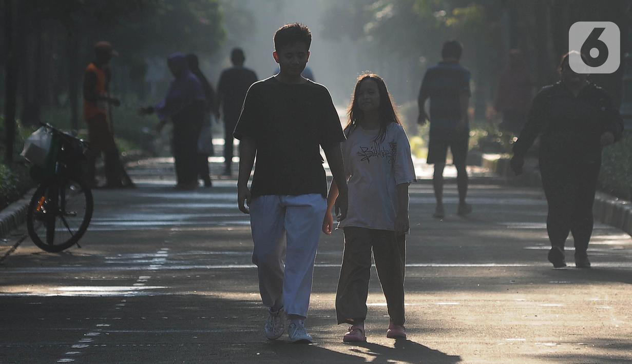 Berjalan santai, berlari ringan, atau bersepeda bisa menjadi pilihan olahraga saat berpuasa. (merdeka.com/Imam Buhori)
