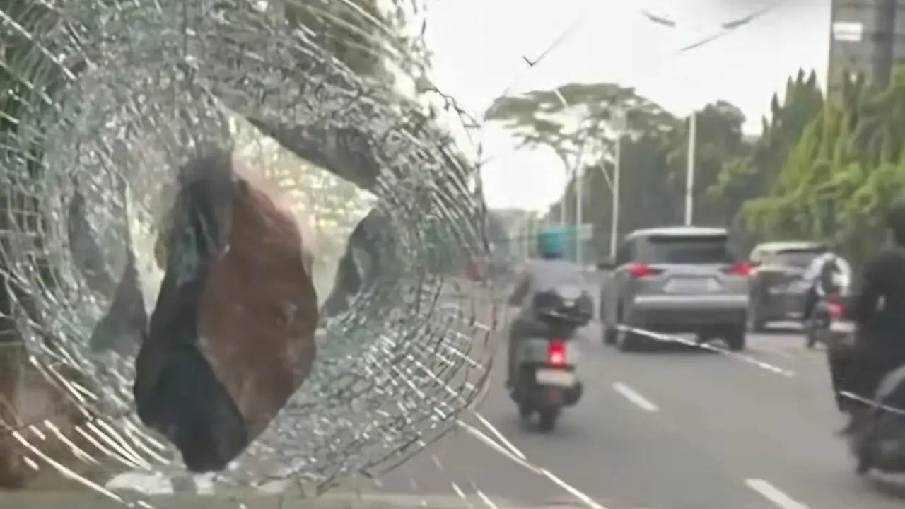 Mobil Puteri Indonesia Pariwisata 2022 Jadi Sasaran Teror Lempar Batu