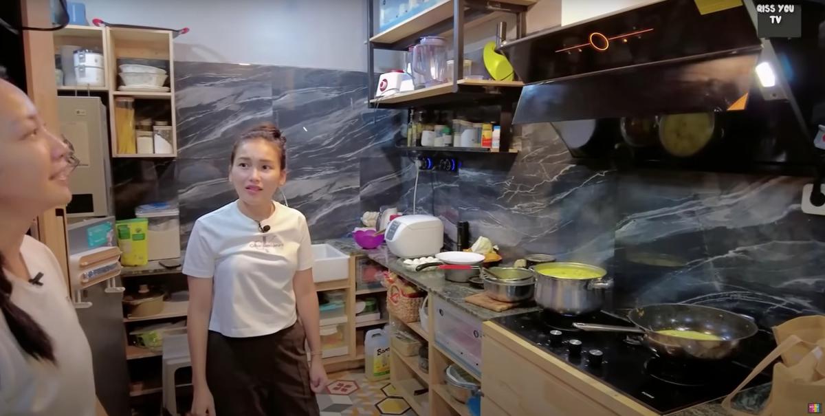 Potret Rumah Baru Hesti Purwadinata yang Didesain Sendiri, Unik dan Berteknologi Canggih