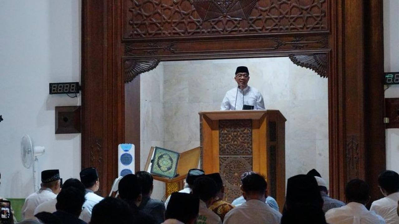 Mendiktisaintek Brian Yuliarto Soroti Krisis Makna Manusia Modern di ITS