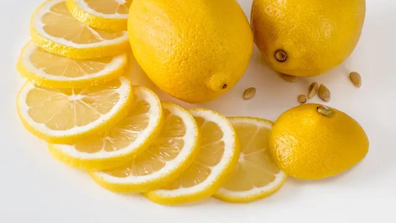6 Makanan dan Buah-Buahan Ini Ampuh Mengatasi Batuk yang Mengganggu