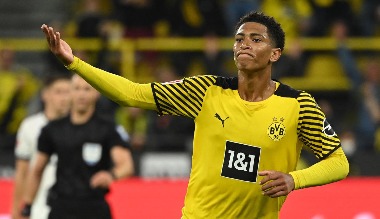 Jude Bellingham merupakan pembelian sekaligus investasi yang tepat bagi Borussia Dortmund. Ia memiliki kontribusi yang tinggi dengan catatan penampilan sebanyak 58 kali dan telah menorehkan 6 gol dan 9 assist. Nilai pasar Bellingham saat ini mecapai sekitar 1,2 triliun rupiah. (AFP/Ina Fassbender)
