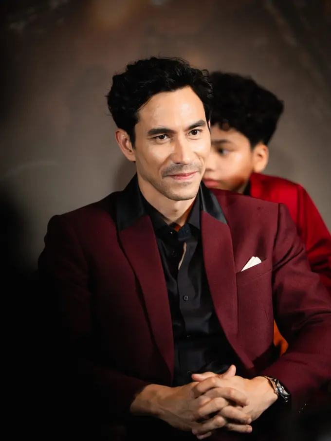 Darius Sinathrya dalam film Possession: Kerasukan (Dok. Falcon)