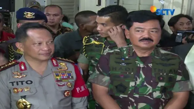 Kapolri Jenderal Polisi Tito Karnavian dan Panglima TNI Marsekal Hadi Tjahjanto meninjau langsung sejumlah gereja di Jakarta.