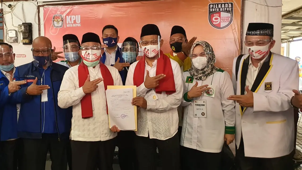 Pasangan Mohammad Idris-Imam Budi Hartono saat mendaftar di KPU Kota Depok saat Pilkada Kota Depok 2020. (Liputan6.com/Dicky Agung Prihanto)