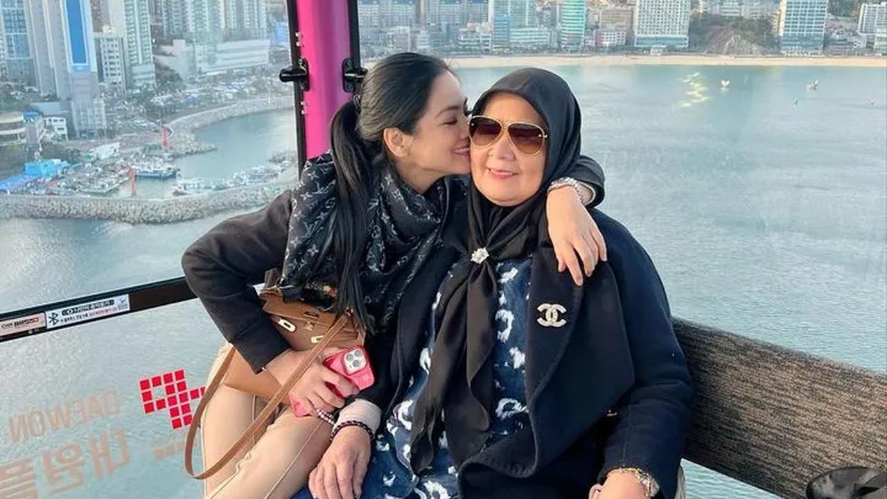 Tak sedikit pula netizen yang memberikan apresiasi kepada Titi Kamal. Mereka menuliskan berbagai komentar.<br>
