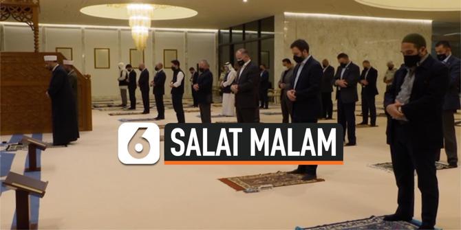 VIDEO: Raja Yordania Abdullah II Salat Malam bersama Keluarga