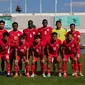 Para pemain starting XI Timnas Indonesia U-19 berfoto bersama jelang menghadapi Argentina U-19 pada laga pertama Turnamen Seoul Earth on Us Cup 2024 di Stadion Mokdong, Seoul, Korea Selatan, Rabu (28/8/2024). (Dok. PSSI)