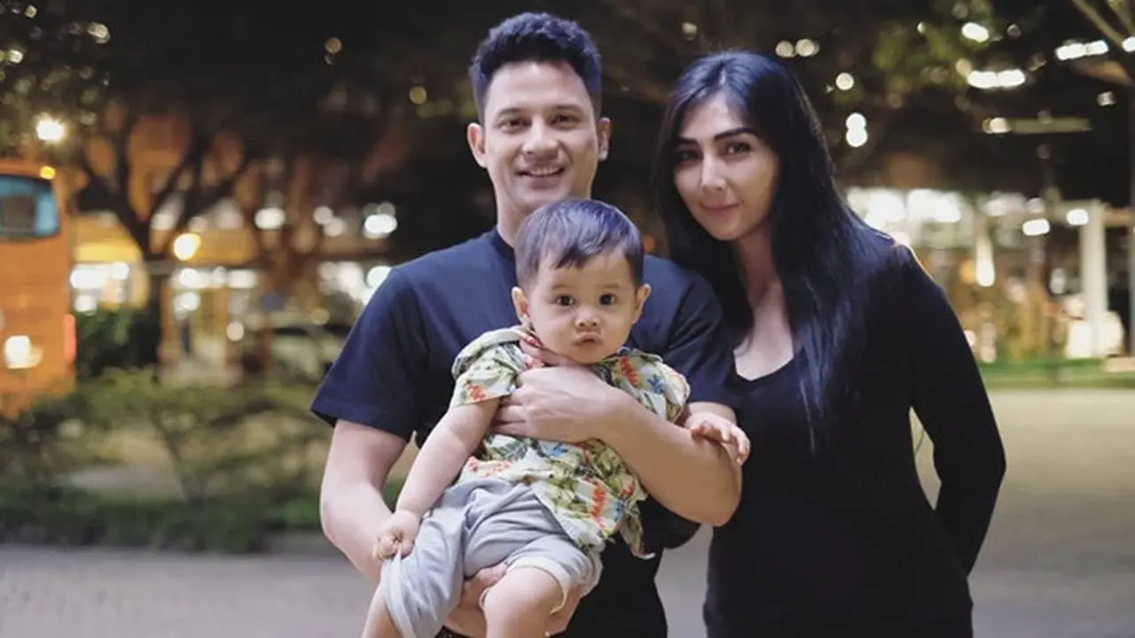 Jarang Terekspos, Ini 7 Momen Seru Lucky Perdana dengan Keluarga Kecilnya