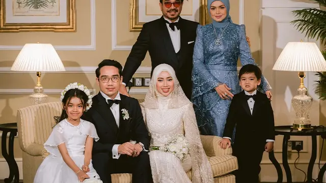 Penampilan Siti Nurhaliza saat anak sambungnya menikah. [@_azizulazman]