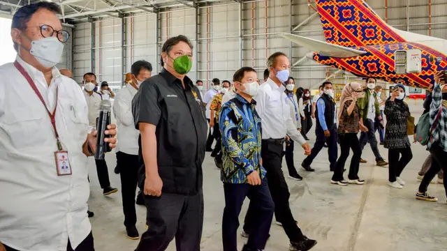 Menteri Koordinator Bidang Perekonomian Airlangga Hartarto dalam rangkaian kunjungan kerjanya ke Batam, Rabu (27/04), berkesempatan untuk meninjau KEK Batam Aero Technic (BAT) dan KEK Nongsa Digital Park (NDP). (Dok Kemenko Perekonomian)