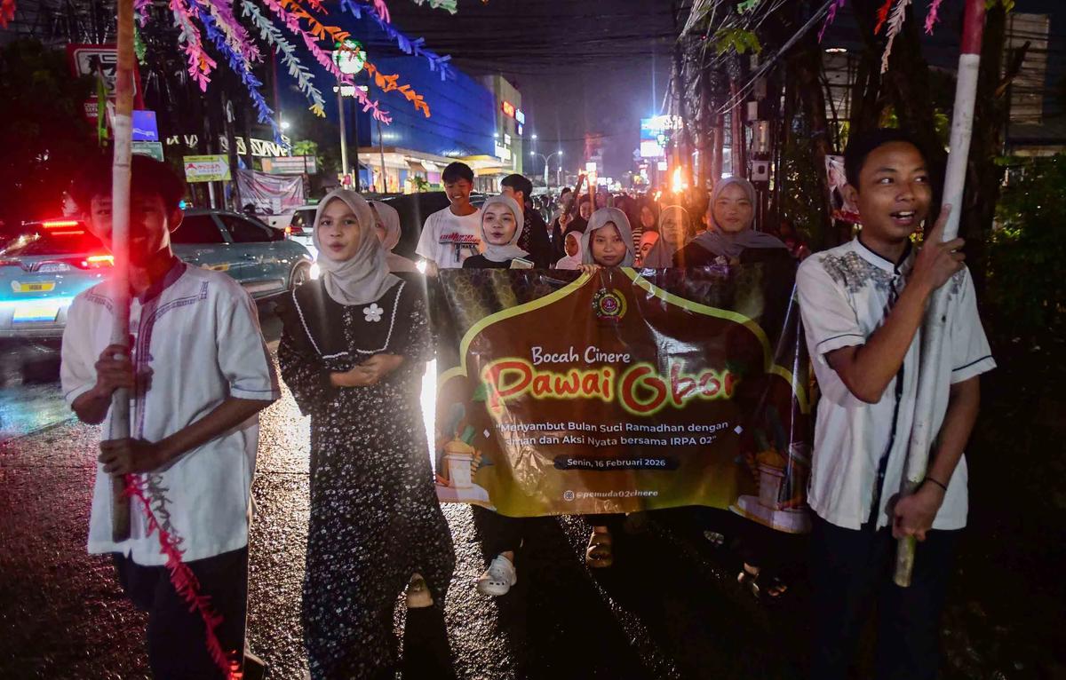 FOTO: Antusias Anak Anak Ramaikan Pawai Obor Ramadhan